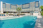 L'Azure Hotel