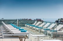 L'Azure Hotel