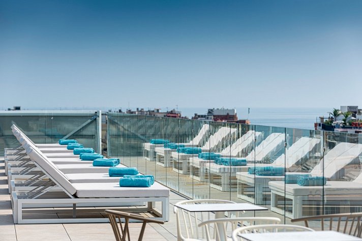 L'Azure Hotel