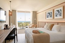 Atzavara Hotel & Spa - Wohnbeispiel Doppelzimmer Premium Poolblick (Zimmercodierung DMP)