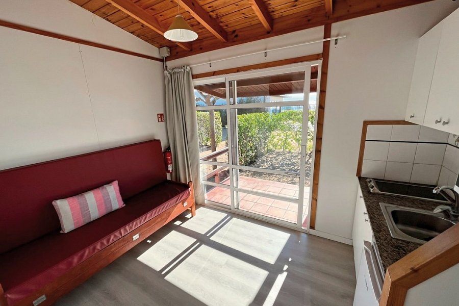Camping Resort Els Pins - Wohnbeispiel Bungalow Comfort (Zimmercodierungen CB2 & CB3)