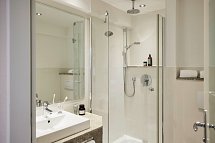 Best Western Premier Alsterkrug-Hotel - Beispiel Bad (Zimmercodierungen DT1 & DF1)