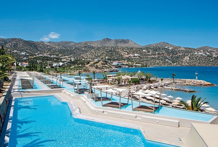Zeus Eleva Mirabello Bay
