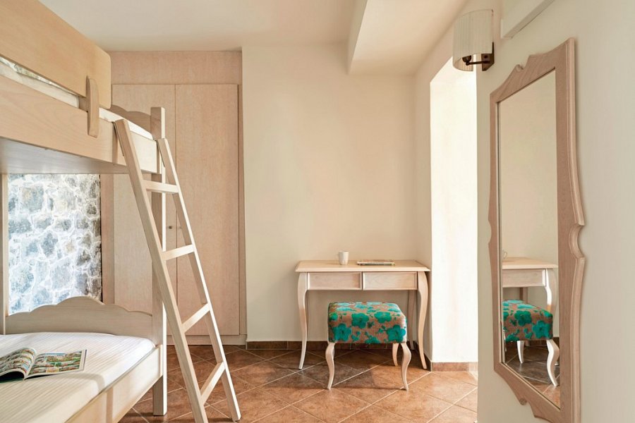 Creta Beach - Wohnbeispiel Familienzimmer Gartenblick (Zimmercodierung F1G)
