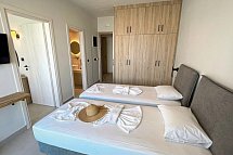 Kathrin Beach - Wohnbeispiel Familienzimmer mit Verbindungstür (Zimmercodierungen FV1 & FVN)