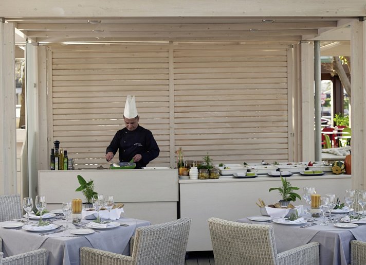 Kyma Suites Beach Hotel