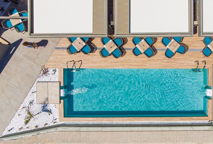 Mare Blue & Suites