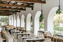Minos Beach Art - Bacchus Restaurant