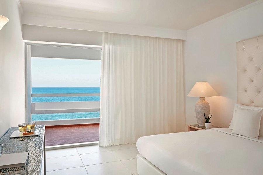 Grecotel LUX ME White - Wohnbeispiel Doppelzimmer Meerblick (Zimmercodierungen DBM & DB1)