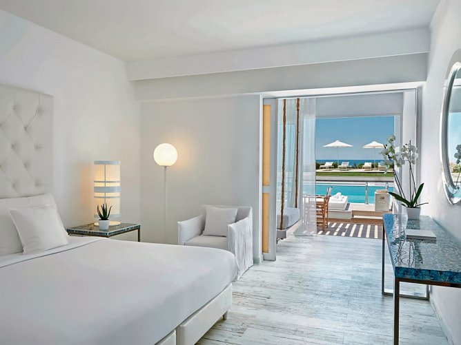 Grecotel LUX ME White - Wohnbeispiel Doppelzimmer Swim Up mit Garten Meerblick (Zimmercodierung DOM)