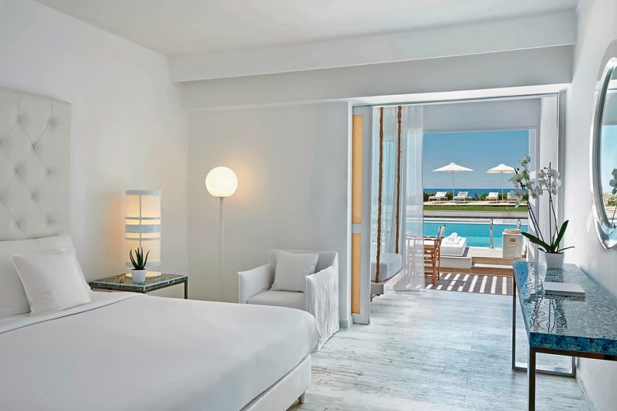Grecotel LUX ME White - Wohnbeispiel Doppelzimmer Swim Up mit Garten Meerblick (Zimmercodierung DOM)