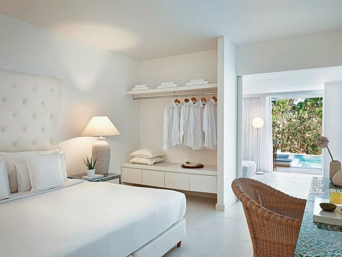 Grecotel LUX ME White - Wohnbeispiel Familienzimmer Swim Up (Zimmercodierungen FBQ, DBQ & D1Q)