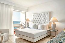 Grecotel LUX ME White - Wohnbeispiel Doppelzimmer Gartenblick o. Bergblick (Zimmercodierungen DBG, DP1 & DBM)