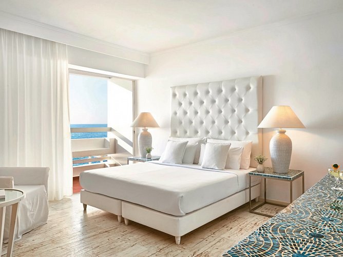 Grecotel LUX ME White - Wohnbeispiel Doppelzimmer Gartenblick o. Bergblick (Zimmercodierungen DBG, DP1 & DBM)