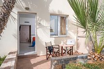 Meropi Hotel & Apartments