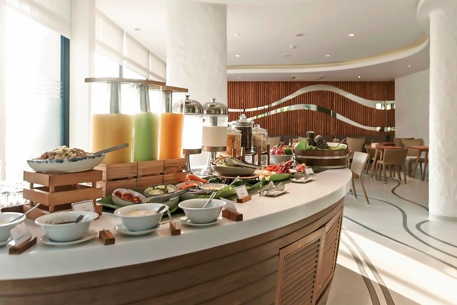 Bandara Phuket Beach Resort