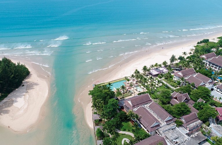 Apsara Beachfront Resort & Villa