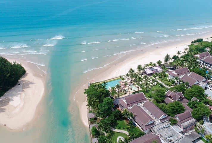 Apsara Beachfront Resort & Villa