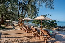 Khaolak Wanaburee Resort