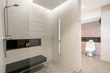 Khaolak Wanaburee Resort - Wohnbeispiel Casuarinas Villa Family (Zimmercodierung VI1)