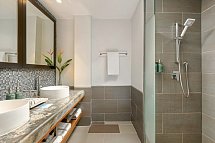 Outrigger Khao Lak Beach Resort - Badbeispiel Deluxe Garden Suite (Zimmercodierung WDG)