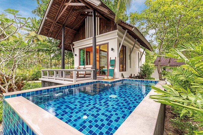 Outrigger Khao Lak Beach Resort - Balkonbeispiel Pool Villa (Zimmercodierung VB5)