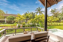 Outrigger Khao Lak Beach Resort - Balkonbeispiel Garden Villa (Zimmercodierung VBG)
