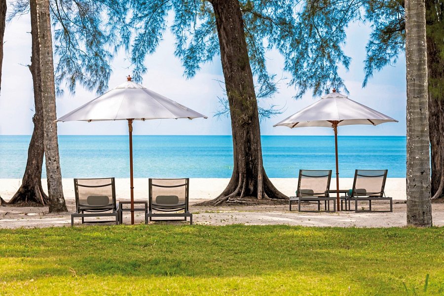 Outrigger Khao Lak Beach Resort
