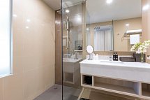 X10 Khaolak Resort - Wohnbeispiel Deluxe Beach Wing (Zimmercodierung UD1)