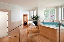 Moana Surfrider, A Westin Resort & Spa, Waikiki Beach