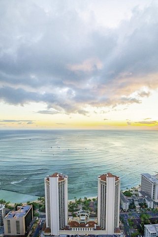 Hyatt Regency Waikiki Beach Resort & Spa