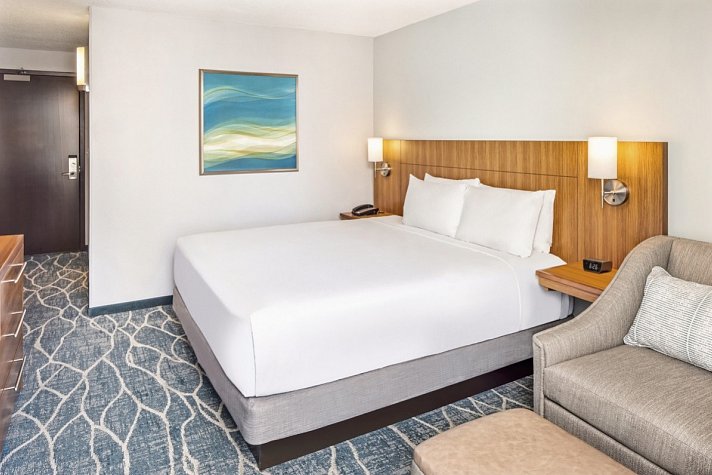 Hyatt Place Waikiki Beach