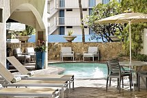 Coconut Waikiki Hotel