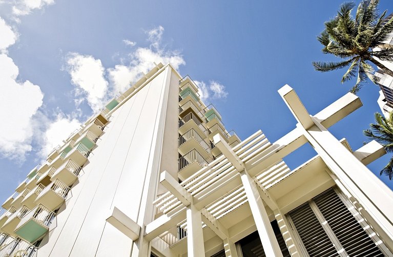 Shoreline Hotel Waikiki