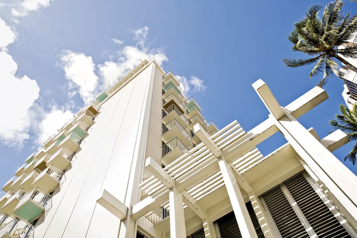Shoreline Hotel Waikiki