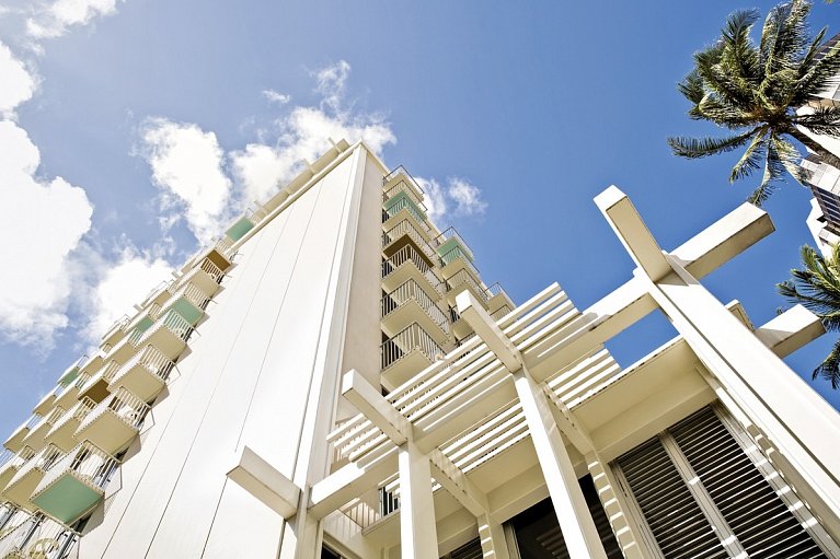 Shoreline Hotel Waikiki