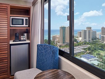 Holiday Inn Express Waikiki - Wohnbeispiel Partial Ocean View (Zimmercodierung UBN)