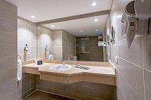 Seven Seas Jolie Bay - Beispiel Bad Doppelzimmer (Zimmercodierungen DBG, DCG, DBP, DCP, DB1 & DC1)
