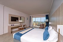 Seven Seas Jolie Bay - Wohnbeispiel Familienzimmer Meerblick (Zimmercodierungen F1M & FBM)