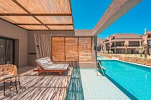 Sentido Naga Bay - Wohnbeispiel Juniorsuite Swim Up Gartenblick (Zimmercodierung JBQ)