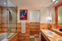 Sheraton Miramar Resort El Gouna - Beispiel Bad Juniorsuite (Zimmercodierungen JB1 & JC1)