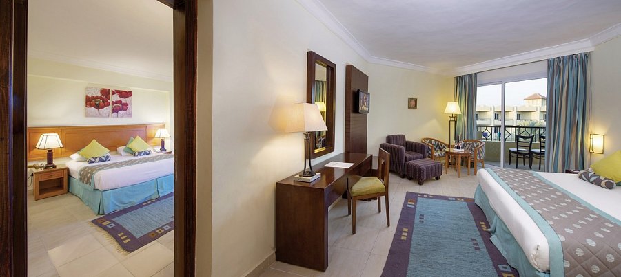 Amwaj Beach Club Abu Soma - Wohnbeispiel Familienzimmer mit Verbindungstür Poolblick (Zimmercodierung FVP)