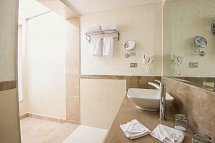 Shams Lodge Water Sports Resort - Beispiel Bad (Zimmercodierungen BB1, BC1 & FV1)