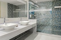 Pickalbatros Blu Spa Resort - Beispiel Bad Doppelzimmer Premium Meerblick (Zimmercodierung DMM)