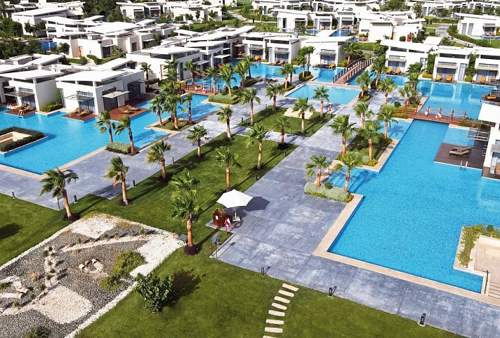 Rixos Premium Magawish Suites & Villas