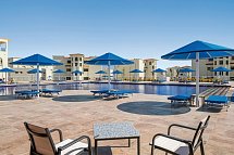 Albatros Makadi Resort - Beispiel Terrasse Familienzimmer Poolblick (Zimmercodierungen F1P & FDP)