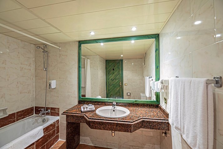Arabia Azur Resort - Beispiel Bad (Zimmercodierungen DG1, DP1, DC1, DSI & DCI)