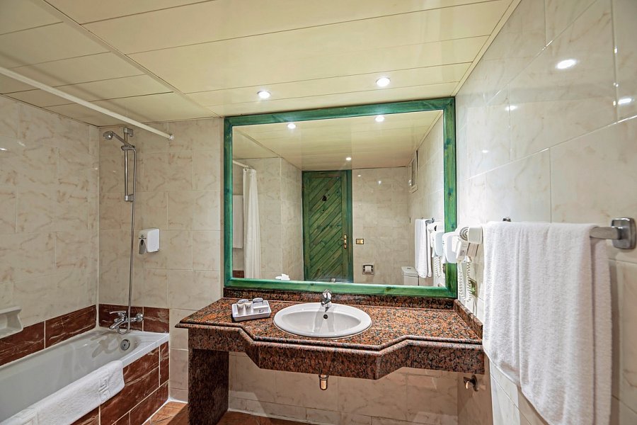 Arabia Azur Resort - Beispiel Bad (Zimmercodierungen DG1, DP1, DC1, DSI & DCI)