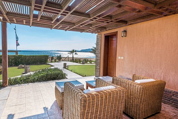 Shams Prestige Abu Soma - Beispiel Terrasse Doppelzimmer Superior Meerblick (Zimmercodierungen D7M & DSM)