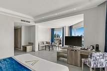 The V Luxury Resort Sahl Hasheesh - Beispiel Bad Penthouse Suite Meerblick (Zimmercodierung WBM)